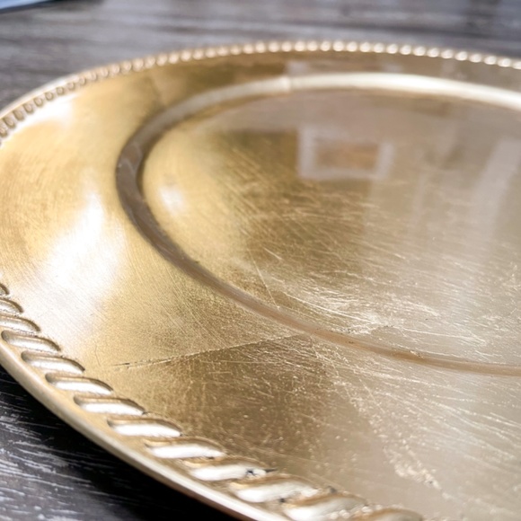 Gold charger plates , 59 chargers - Picture 3 of 11